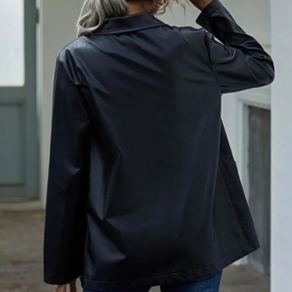 SOLD - LAST CHANCE - Black blazer ๐ - Picture 2 of 4